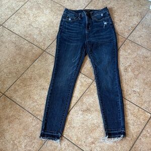 Judy Blue Dark Wash Skinny Jeans size 3/26